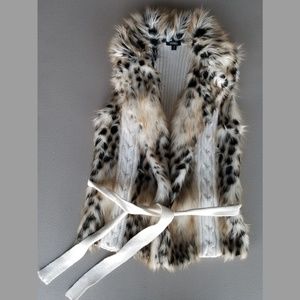 Sweater Trim Faux Fur Vest